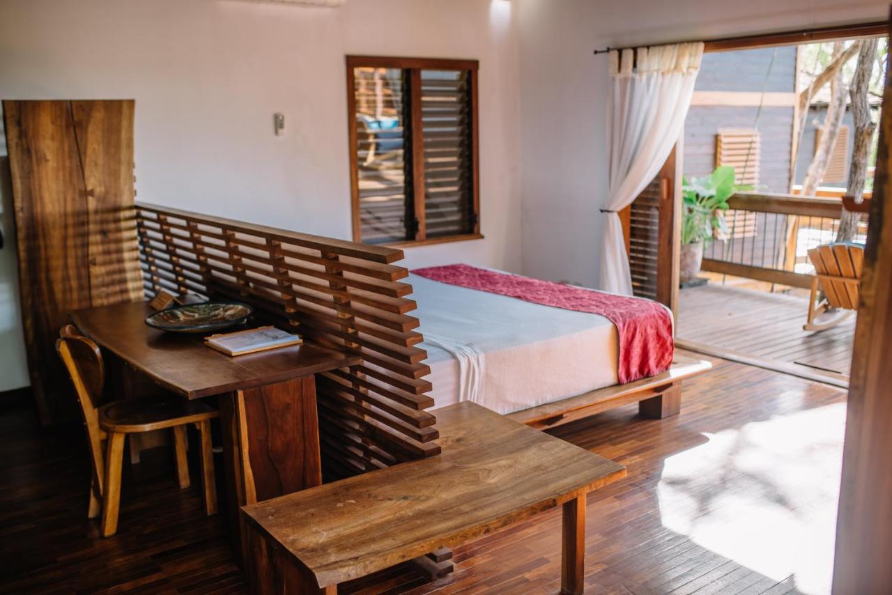 Aqua Oceanfront Hotel Resort El Gigante エクステリア 写真