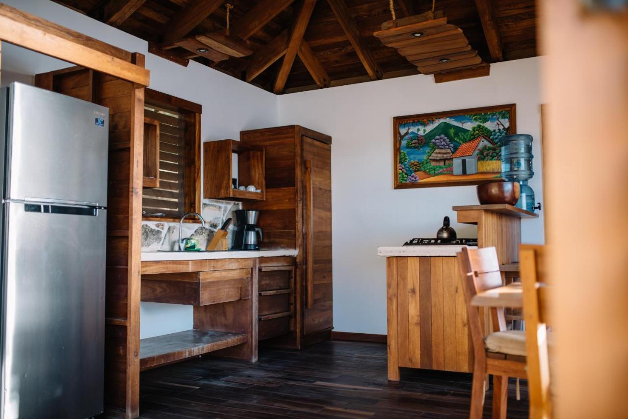 Aqua Oceanfront Hotel Resort El Gigante エクステリア 写真