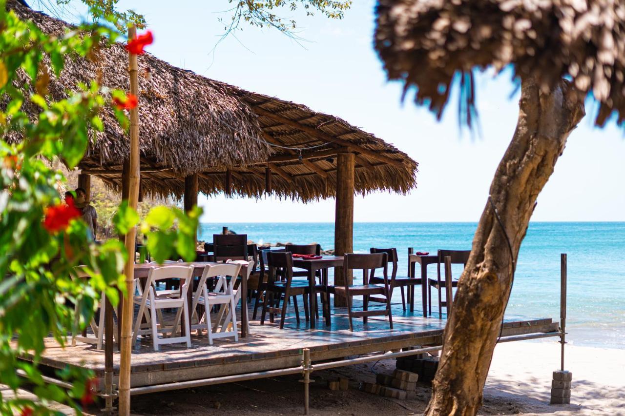 Aqua Oceanfront Hotel Resort El Gigante エクステリア 写真