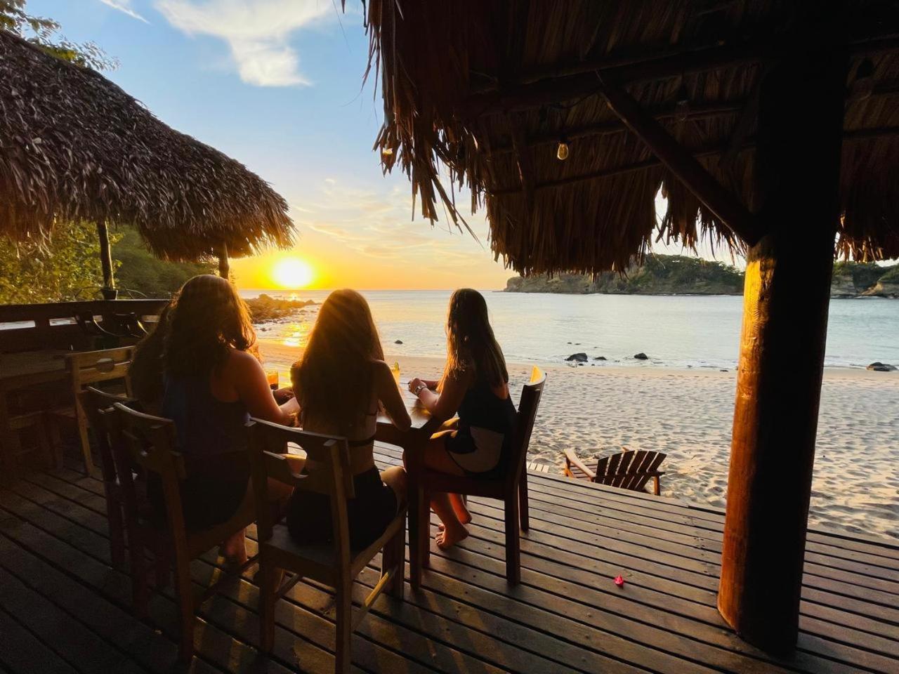 Aqua Oceanfront Hotel Resort El Gigante エクステリア 写真
